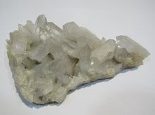 Laden Sie das Bild in den Galerie-Viewer, Bergkristall Stufe 14cm 250g Grieswies Rauris Salzburg, Österreich