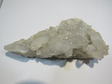 Laden Sie das Bild in den Galerie-Viewer, Bergkristall Stufe 14cm 250g Grieswies Rauris Salzburg, Österreich