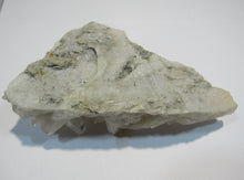 Laden Sie das Bild in den Galerie-Viewer, Bergkristall Stufe 14cm 250g Grieswies Rauris Salzburg, Österreich