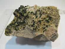 Laden Sie das Bild in den Galerie-Viewer, Kupferkies Chalkopyrit auf Dolomit Stufe 12cm Holzen Sauerland, Deutschland