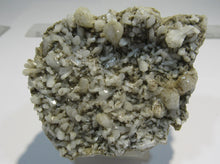 Laden Sie das Bild in den Galerie-Viewer, Stilbit Kristalle mit Quarz und Glimmer 8cm Fanske, Norwegen