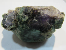 Laden Sie das Bild in den Galerie-Viewer, Fluorit Kristall mit Turmalin Schörl 8cm 260g Shanboa Mine, Hunan, China