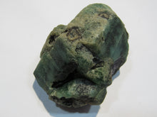 Laden Sie das Bild in den Galerie-Viewer, Fluorit Kristall mit Turmalin Schörl 8cm 260g Shanboa Mine, Hunan, China