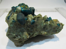 Laden Sie das Bild in den Galerie-Viewer, Fluorit blau grün Kristall Stufe 12cm 400g Tsumeb Mine, Namibia