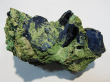 Laden Sie das Bild in den Galerie-Viewer, Azurit feine Kristallstufe 8cm 140g Tsumeb Mine, Namibia