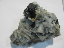 Laden Sie das Bild in den Galerie-Viewer, Fluorit Würfel Kristall Stufe 11cm 600g Tsumeb Mine, Namibia