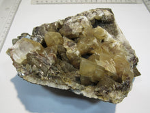 Laden Sie das Bild in den Galerie-Viewer, Rauchquarz halbe Geode geknackt 15cm Juchem Idar Oberstein, Deutschland