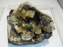 Laden Sie das Bild in den Galerie-Viewer, Rauchquarz halbe Geode geknackt 15cm Juchem Idar Oberstein, Deutschland