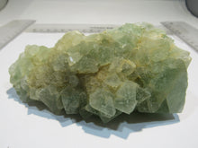 Laden Sie das Bild in den Galerie-Viewer, Fluorit Würfel Stufe mintgrün 11cm Böckstein, Salzburg, Österreich