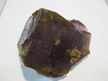 Laden Sie das Bild in den Galerie-Viewer, Fluorit Kristall Stufe violett 7,5cm Weißeck Lungau Salzburg, Österreich