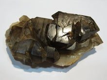 Laden Sie das Bild in den Galerie-Viewer, Rauchquarz Doppelender Phantomquarz 10cm Tsumeb Mine, Namibia