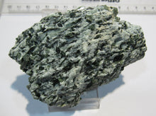 Laden Sie das Bild in den Galerie-Viewer, Aktinolith Strahlstein 9cm Defreggental Hohe Tauern, Österreich