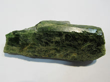 Laden Sie das Bild in den Galerie-Viewer, Diopsid großer Kristall 12cm Pyaung Gaung Mine Burna, Myanmar