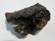 Laden Sie das Bild in den Galerie-Viewer, Descloizit Kristallstufe 7cm Berg Aukas Mine Grootfontein, Namibia