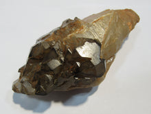 Laden Sie das Bild in den Galerie-Viewer, Rauchquarz Doppelender Fensterquarz 10cm Tsumeb Mine, Namibia
