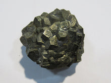 Laden Sie das Bild in den Galerie-Viewer, Pyrit Knolle Glanzstufe Pentagondodekaeder Aggregat 3,5cm Ambas Aguas, Spanien