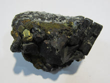 Laden Sie das Bild in den Galerie-Viewer, Bleiglanz Galenit Kristalle mit Kupferkies xx 5,5cm Stari trg Mine Trepca, Kosovo