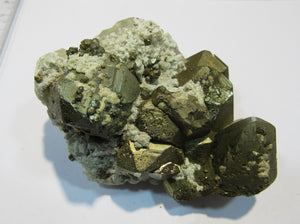 Pyrit Dodekaeder Kristall Stufe massiv + Calcit Quiruvilea-Mine, Peru