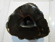 Laden Sie das Bild in den Galerie-Viewer, Achat halbe XL Geode mit Losch Druse geschnitten 1,4Kg, Brasilien