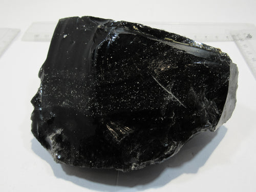 Obsidian erstarrte Lava Drachenstein Vulkanglas Hrafntinnusker, Island