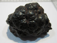 Laden Sie das Bild in den Galerie-Viewer, Hämatit roter Glaskopf Blutstein Knolle 8cm Boudin Schwarzhorn, Schweiz