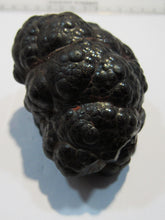 Laden Sie das Bild in den Galerie-Viewer, Hämatit roter Glaskopf Blutstein Knolle 8cm Boudin Schwarzhorn, Schweiz