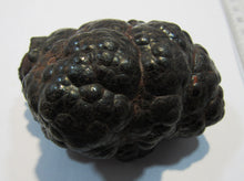 Laden Sie das Bild in den Galerie-Viewer, Hämatit roter Glaskopf Blutstein Knolle 8cm Boudin Schwarzhorn, Schweiz