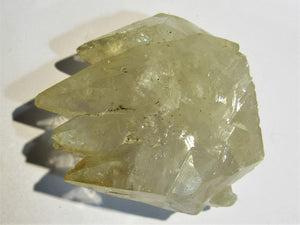 Calcit Skalenoeder Vierling Kristall leicht gelb Tennessee, USA
