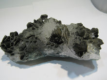 Laden Sie das Bild in den Galerie-Viewer, Bergkristall Kristallplatte mit Seladonit Grünerde 13cm 0,44Kg Irai, Brasilien