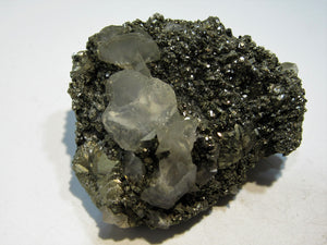 Pyrit Kristall Stufe massiv+ Calcit Cavnic Maramures, Rumänien freeshipping - Mineraldorado