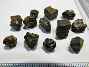 Pyrit Limonit nach Pyrit 12 Kristall- Schwimmer Stüfchen Nalhof Extertal, Deuschland