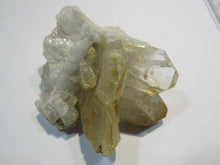 Laden Sie das Bild in den Galerie-Viewer, Bergkristall interessante Kristallstufe 7cm aus Bourg d&#39;Oisans, Frankreich