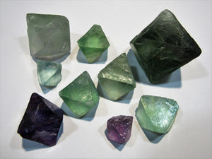 Fluorit buntes Spalt- Oktaeder Kristall Los 9 Stk. 2 bis 4,5cm Hunan, China