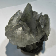 Laden Sie das Bild in den Galerie-Viewer, Calcit Blätterspat Hand Kristall Stufe 450g Daye-Grube Edong, China freeshipping - Mineraldorado