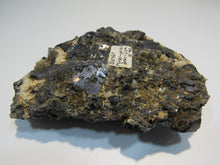 Laden Sie das Bild in den Galerie-Viewer, Zinkblende ES Glanz massive Sphalerit Kristallstufe 11cm Trepca, Kosovo