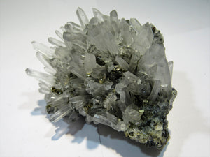 Bergkristall feiner Nadelquarz mit Pyrit 190g Madan, Bulgarien